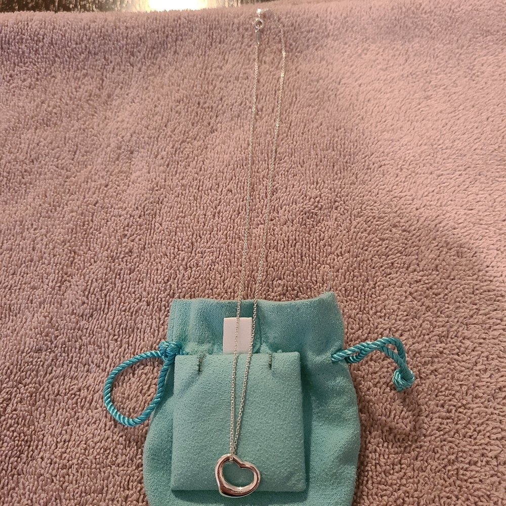Tiffany & Co. Elsa Peretti open heart necklace EUC